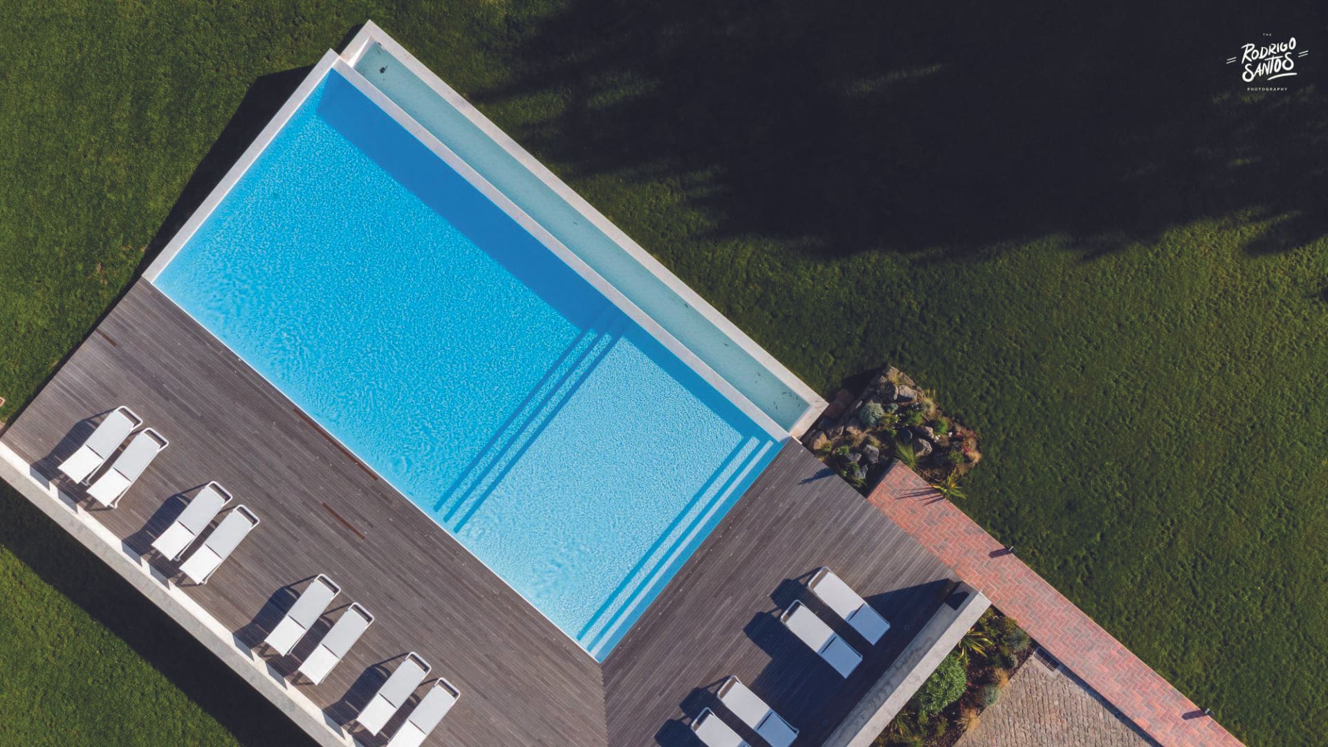 2 Construção de Piscinas Junho 10, 2022 Piscinas Bordoinfinito Transbordo 27A - Construção De Piscinas